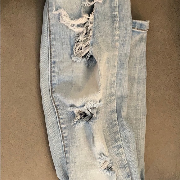 Distressed and ripped Aeropostale jeans - Picture 5 of 16